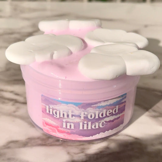 LIGHT FOLDED IN LILAC